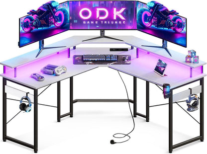 Gaming Tisch mit LED-Beleuchtung, Steckdosen, USB-Anschlüssen