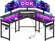 Gaming Tisch mit LED und Monitorablage, 2 Steckdosen, USB - Schwarz