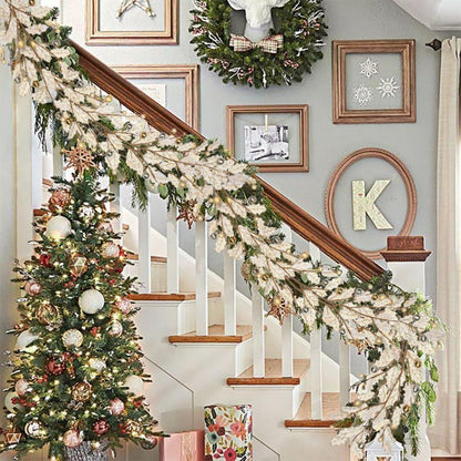 Weiße Weihnachtsgirlande mit Glitzerkugeln | 180 cm Winterdekoration