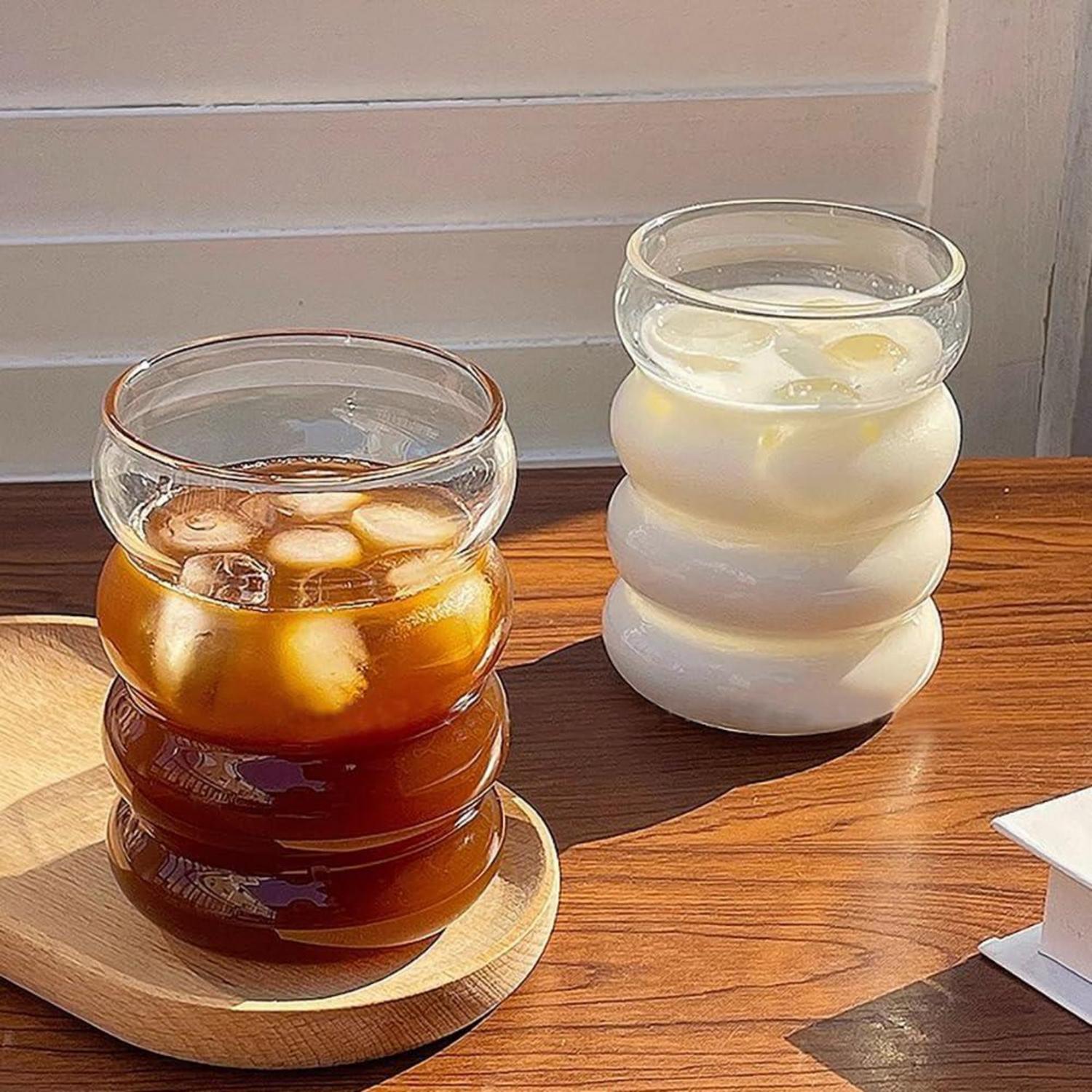 Gerippte Trinkgläser mit Glasstrohhalmen 4er Set 350ml Eiskaffeegläser