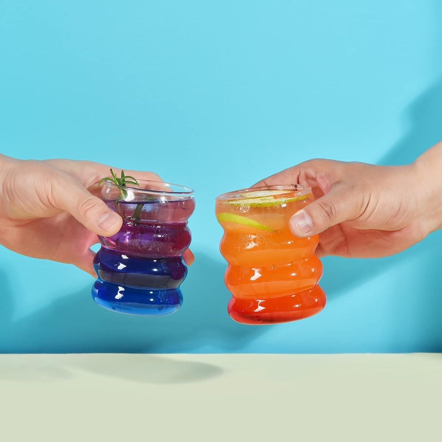 Gerippte Trinkgläser mit Glasstrohhalmen 4er Set 350ml Wave Gläser Tumbler