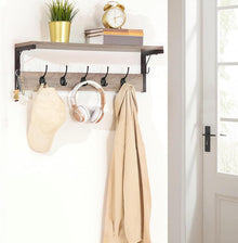 Moderne Wandgarderobe mit 7 Haken und Regalboden