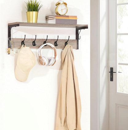 Moderne Wandgarderobe mit 7 Haken und Regalboden