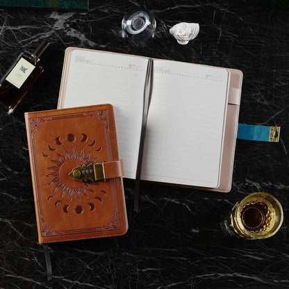 Tagebuch mit Schloss – A5 Journal mit Stift & Zubehör in Lederoptik