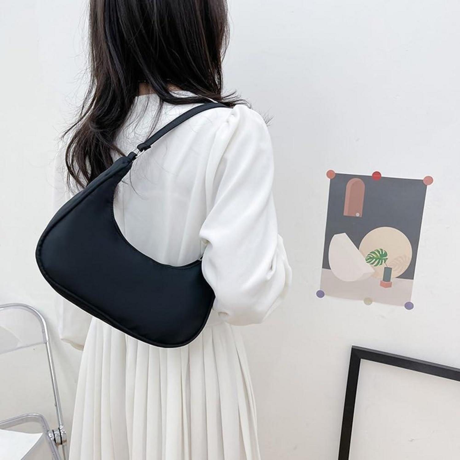 Nylon Umhängetasche mit Pom-Pom-Anhänger für Mädchen