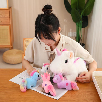 Einhorn Plüschkissen mit Babys & Flügeln - Kuscheliges Spielzeug