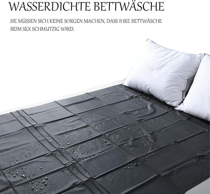 Wasserdichtes Lack Sexlaken Set mit Augenbinde & Federkitzler