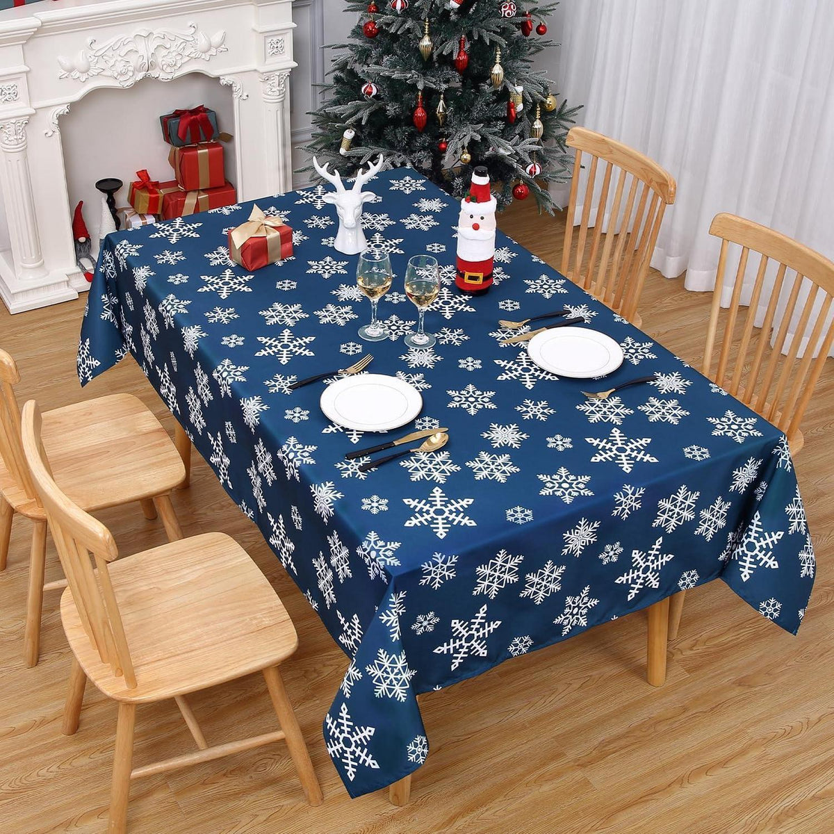 Weihnachtliche Tischdecke Blau mit Schneeflocken, 137x137cm