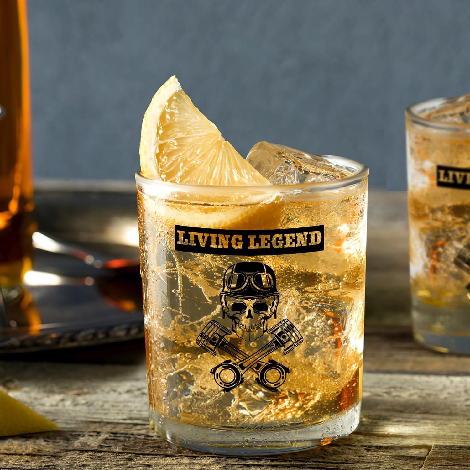 Whiskyglas mit Totenkopf-Gravur | Personalisiertes Rum Glas | Geschenkidee Männer 300ml