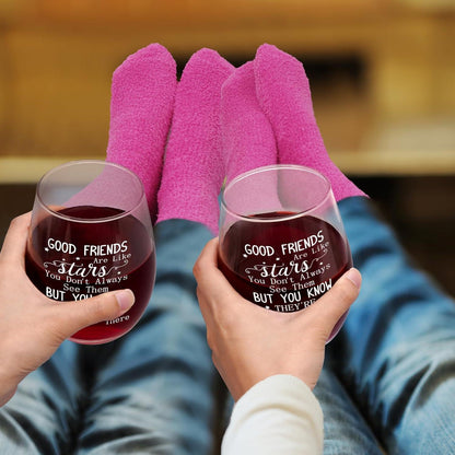 Joymaking Weinglas mit Lustigen Socken Geschenkset für Freundin Geburtstag, Weihnachten 520ml