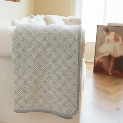 Merinowollendecke kariert grau – Kuscheldecke für Bett, Couch & Outdoor