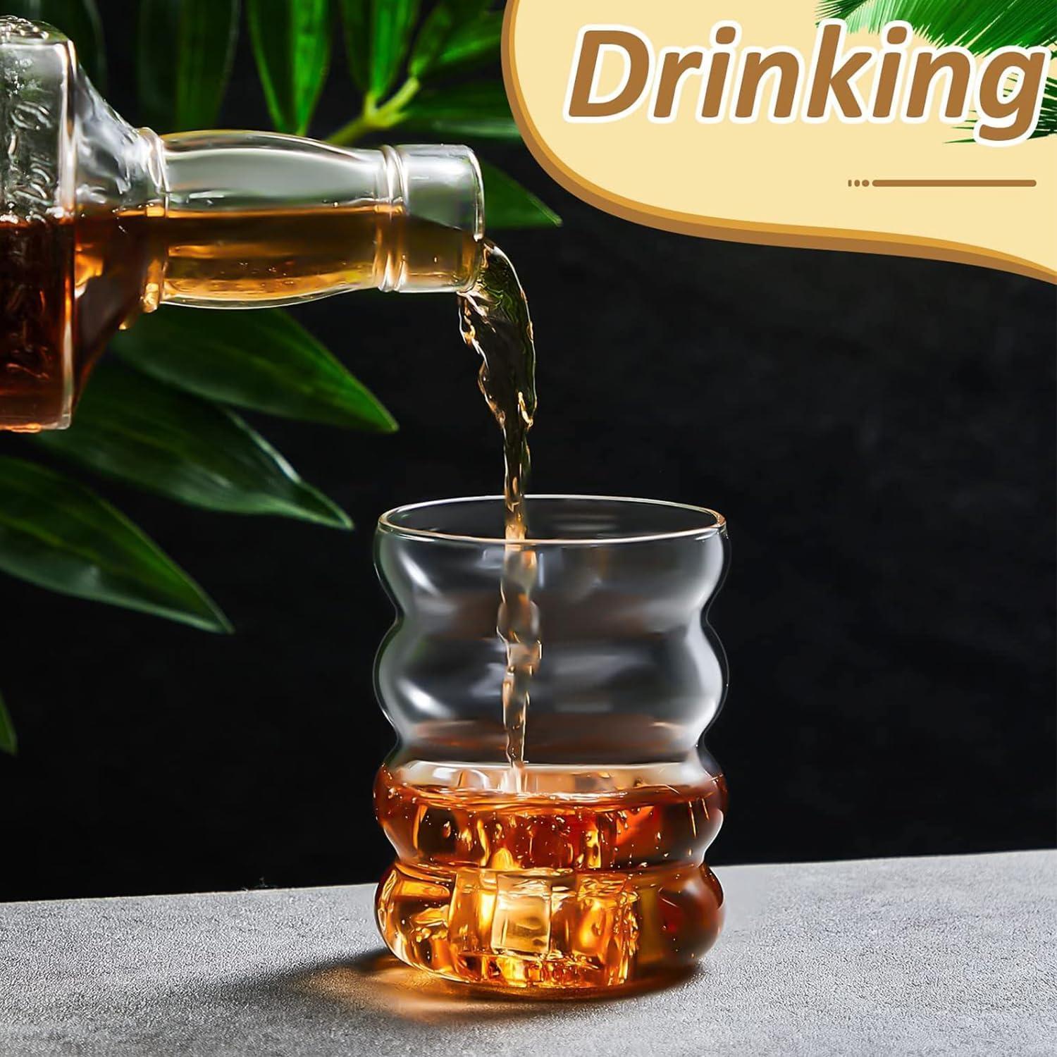 Gerippte Trinkgläser mit Glasstrohhalmen 4er Set 530ml - Wassergläser Longdrink