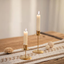 Goldene Kerzenständer für Hochzeit und