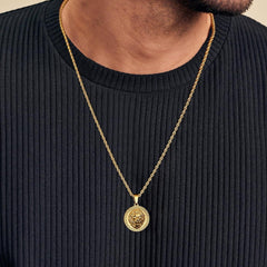 Goldene Löwe Kette mit Münzanhänger 2,5mm 55,9cm - 18K vergoldet