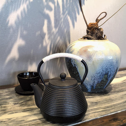 Gusseisen Teekanne mit Warmhalter, 600