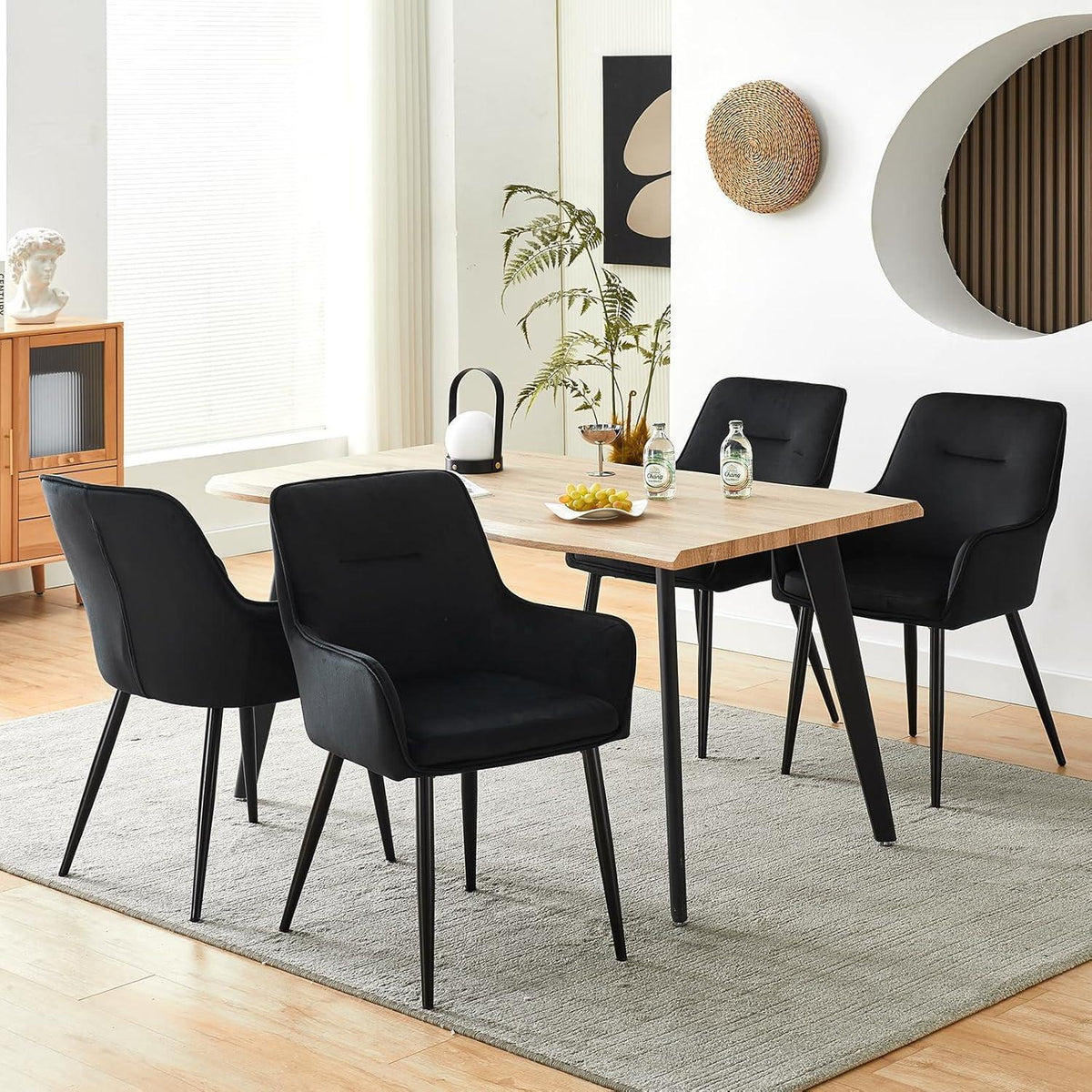 Samt Esszimmerstühle 4er-Set mit Armlehnen & Kissen Schwarz