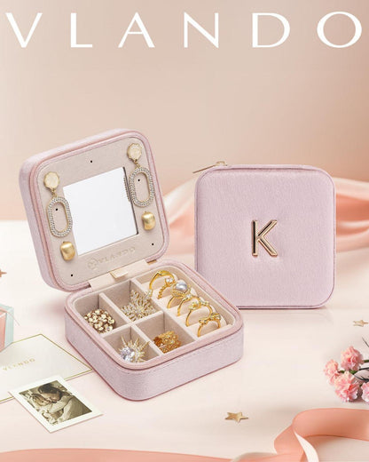 Personalisiertes Schmuckkästchen mit K Metallbuchstaben - Samt
