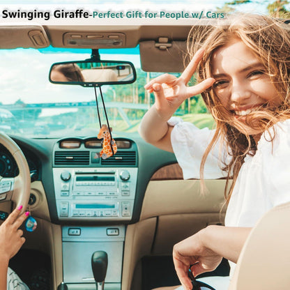 Schwingende Holzgiraffe – Auto Spiegeldeko Handgemacht