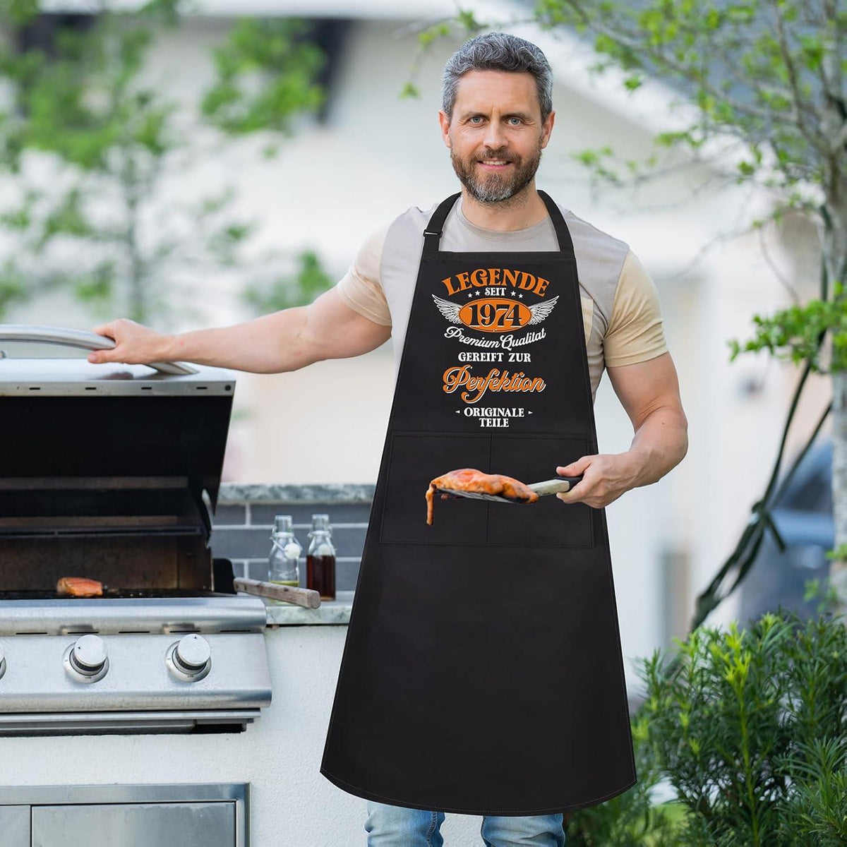 Print4u I Am 60 Lustige 60. Geburtstag Geschenk GRILL Backen Neuheit Koch Schürze Print4u I Am 60 Lustige 60. Geburtstag Geschenk GRILL Backen Neuheit Koch Schürze