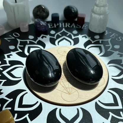 Schwarzer Obsidian Schmuckstein, polierter Kristall für Entspannung und Meditation