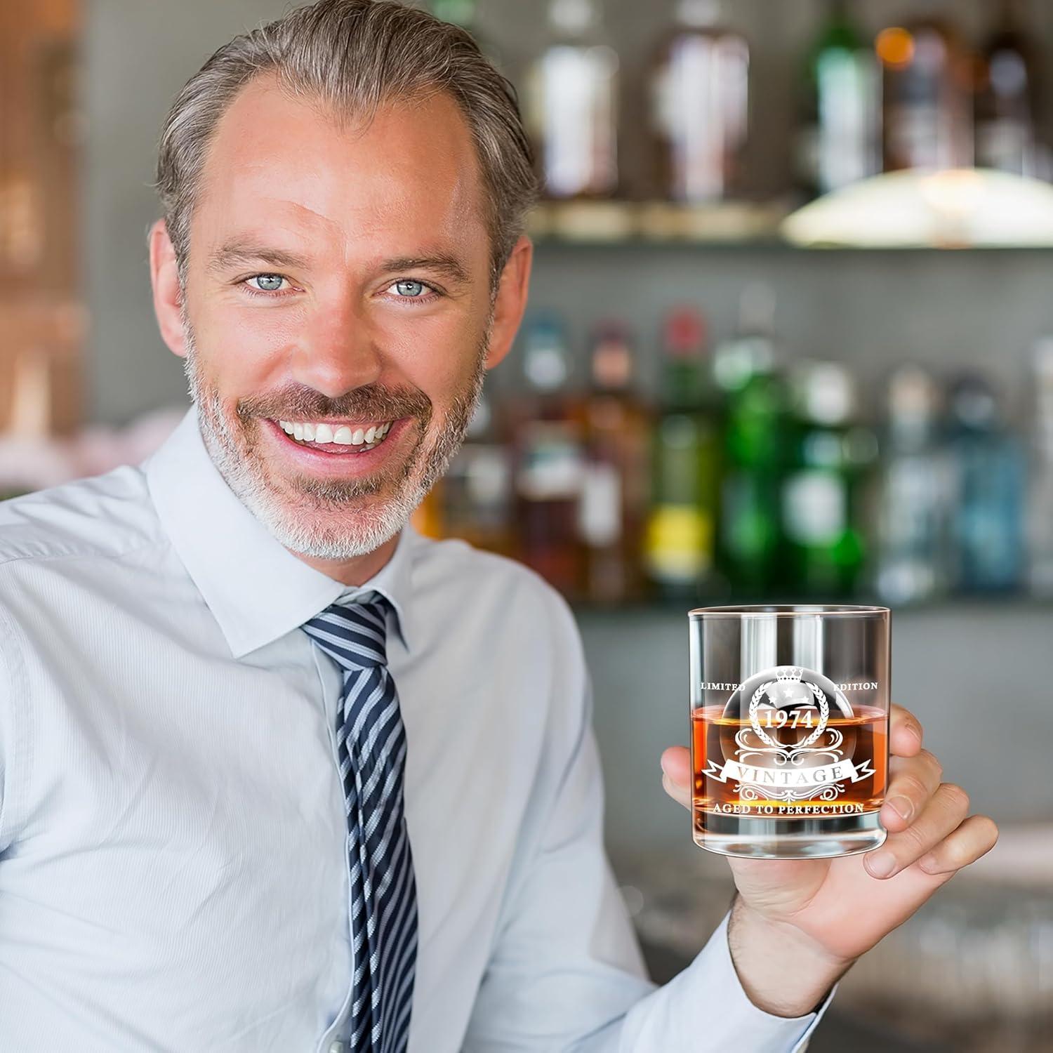 1974 Whiskyglas-Set in Fassbox, 50. Geburtstagsgeschenke Männer, Geschenkideen 50. Geburtstag, Geschenk Papa, Ehemann