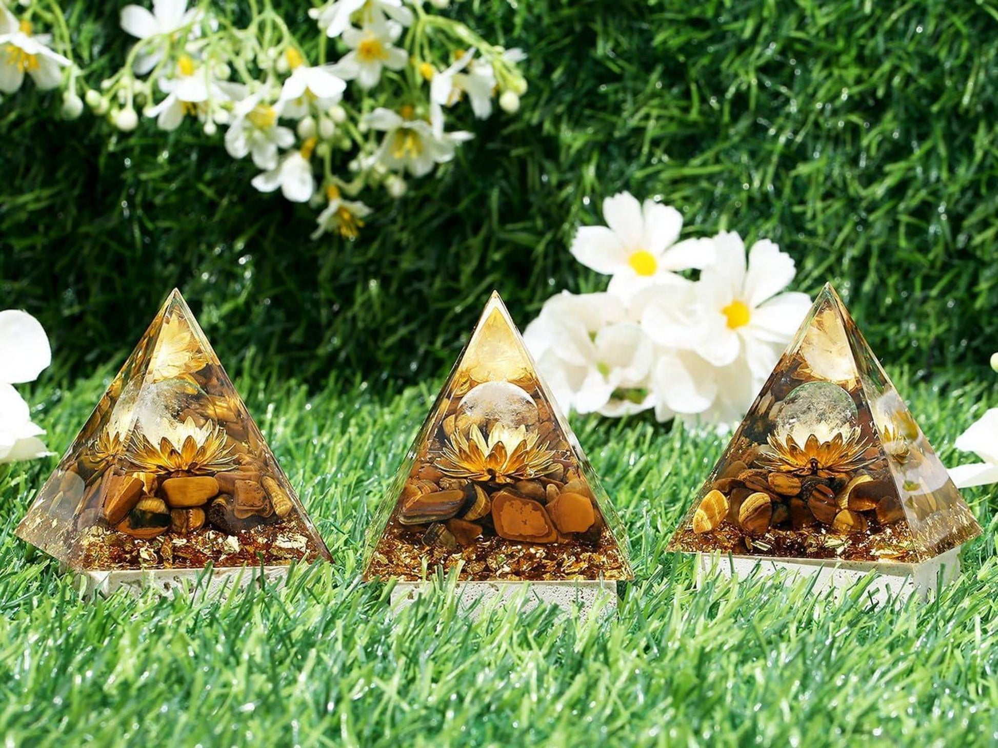 Tigerauge Stein Pyramide Orgonit Kristalle Lotus Energie Spirituell