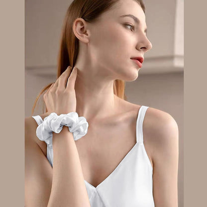 2er Set Satin Kissenbezug 65x65 Weiß mit Haargummis