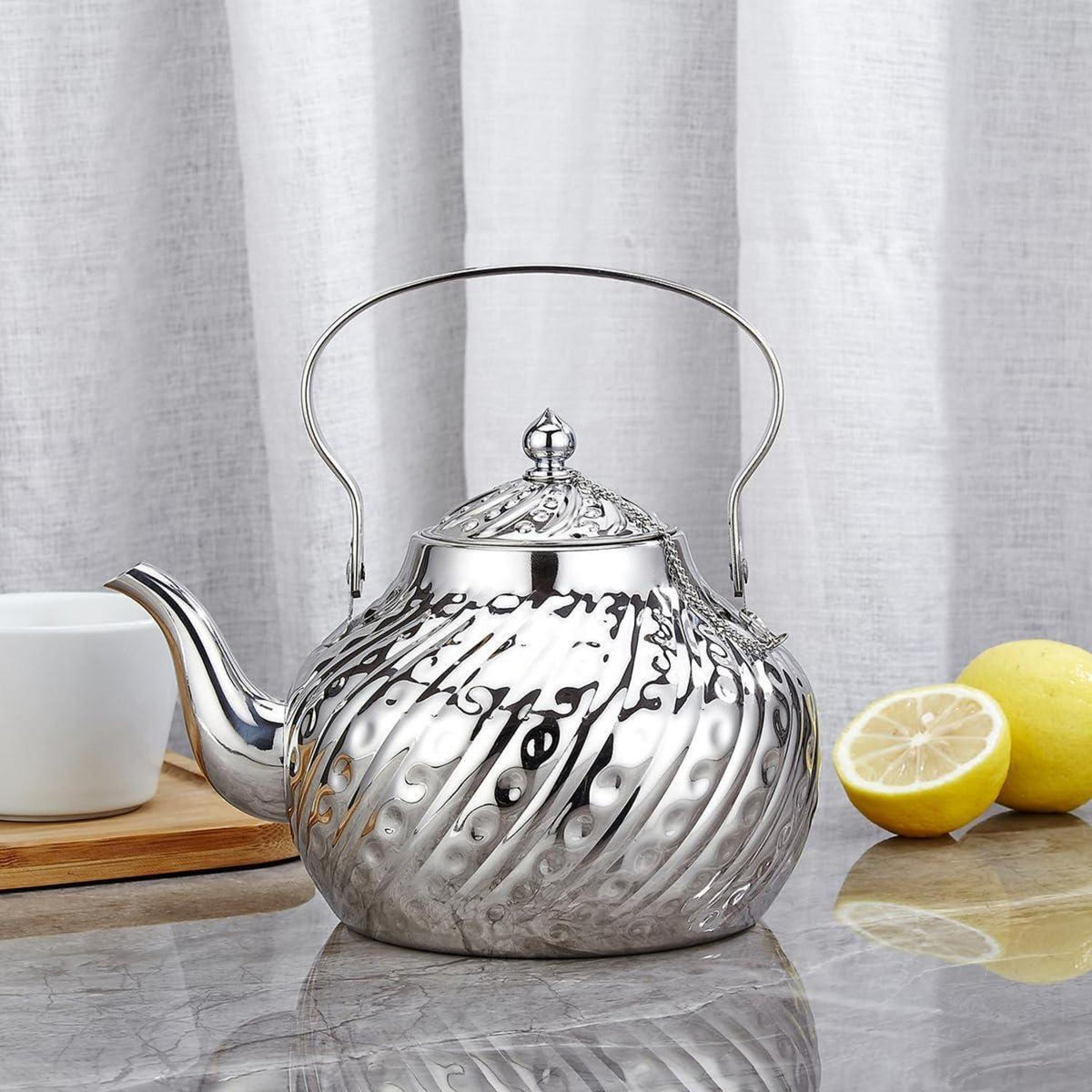 Edelstahl Teekanne 2L mit Sieb – Vintage Design für Herd