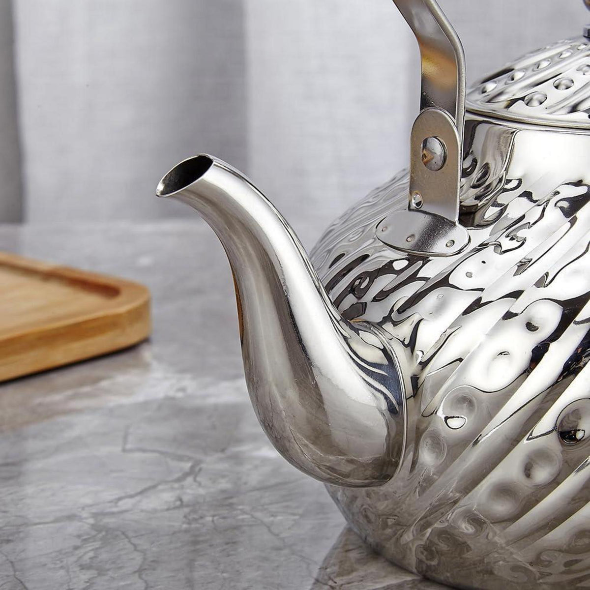 Edelstahl Teekanne 2L mit Sieb – Vintage Design für Herd