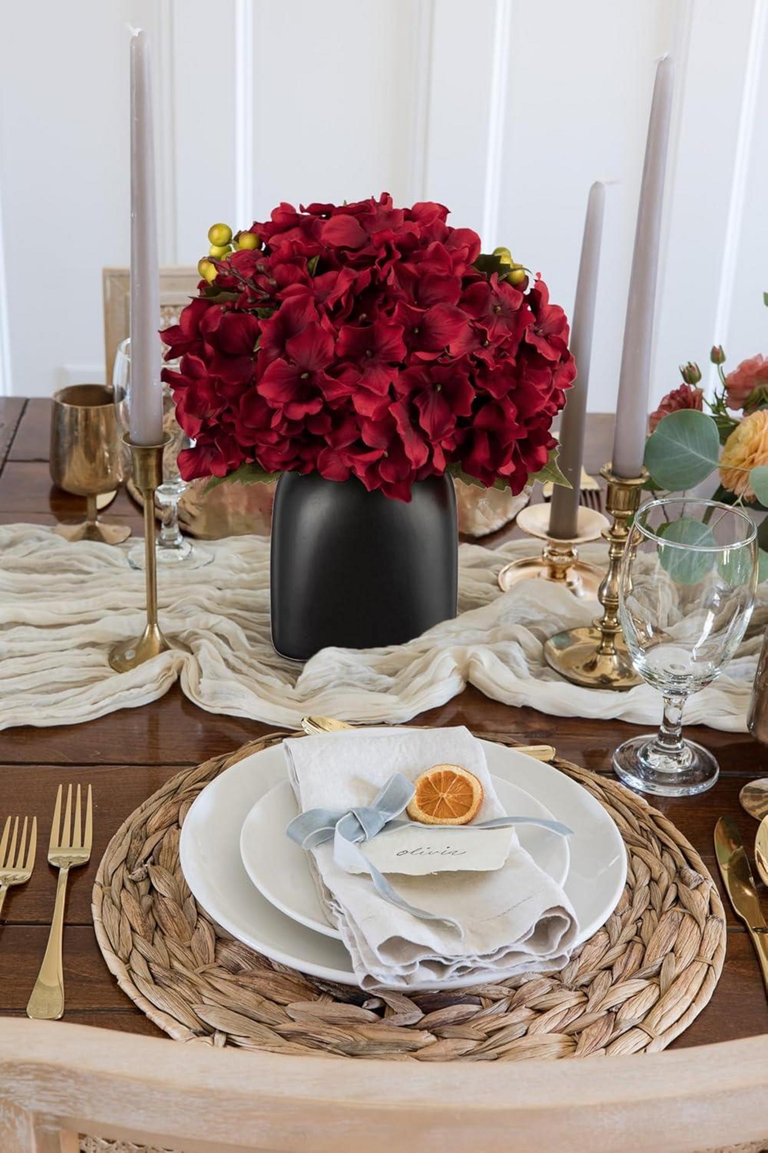 Künstliche Hortensien mit Beeren in Schwarzer Keramikvase, 31cm, Burgunderrot