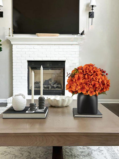 Künstliche Hortensien Orange Beeren Blumengesteck in Schwarzer Keramikvase