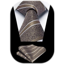 Herren Hochzeitskrawatte mit Streifenmuster und Einstecktuch