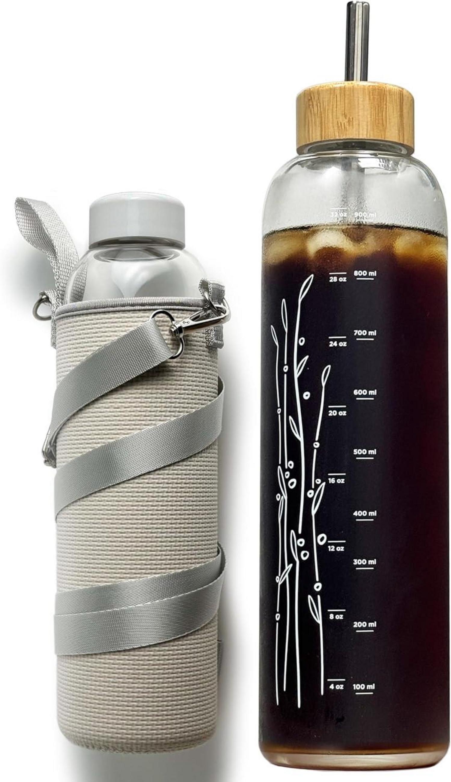 Wasserflasche mit Neoprenhülle und Bambusdeckel 900ml