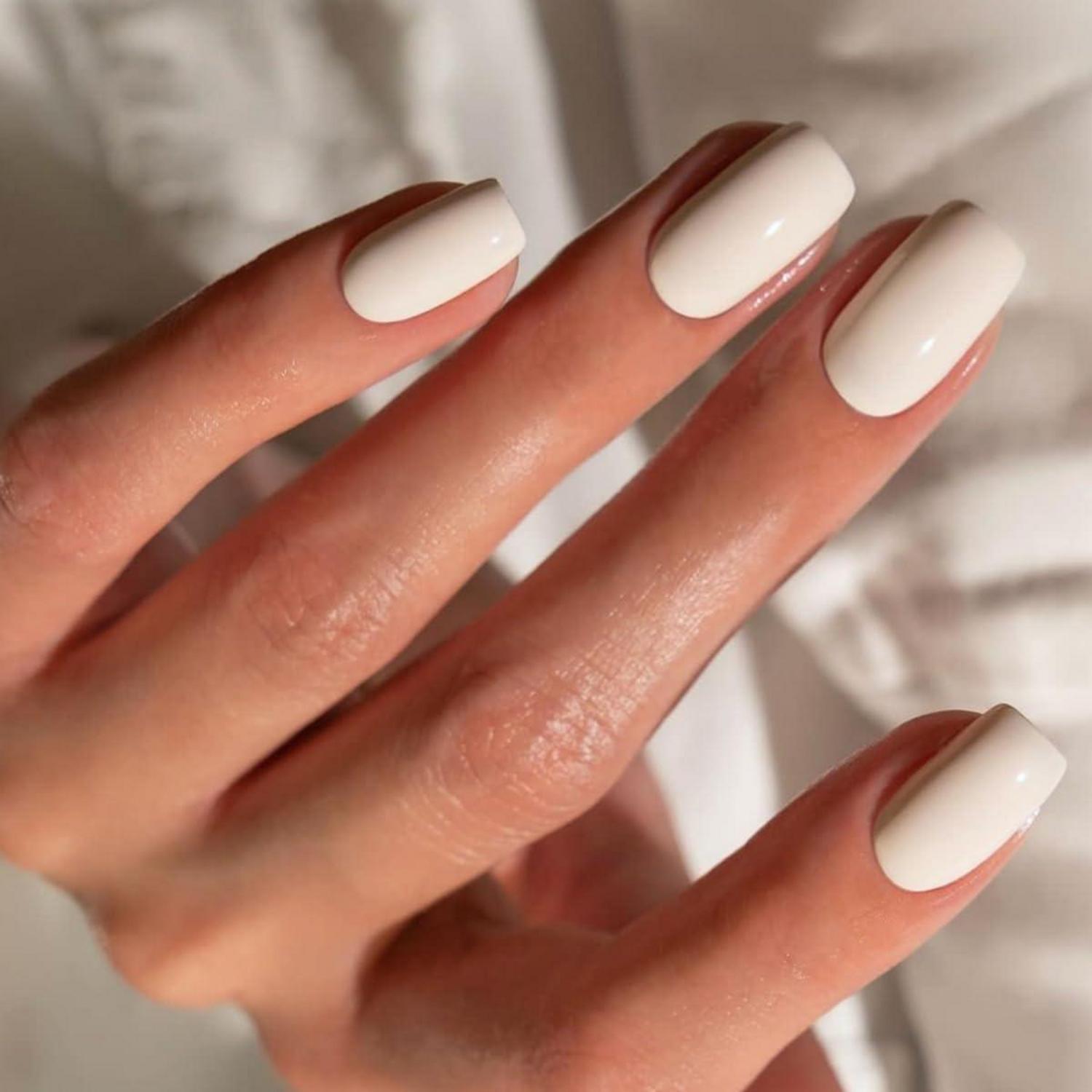 24er Set Weiße Press On Nägel Glossy Eckig Fake Nails