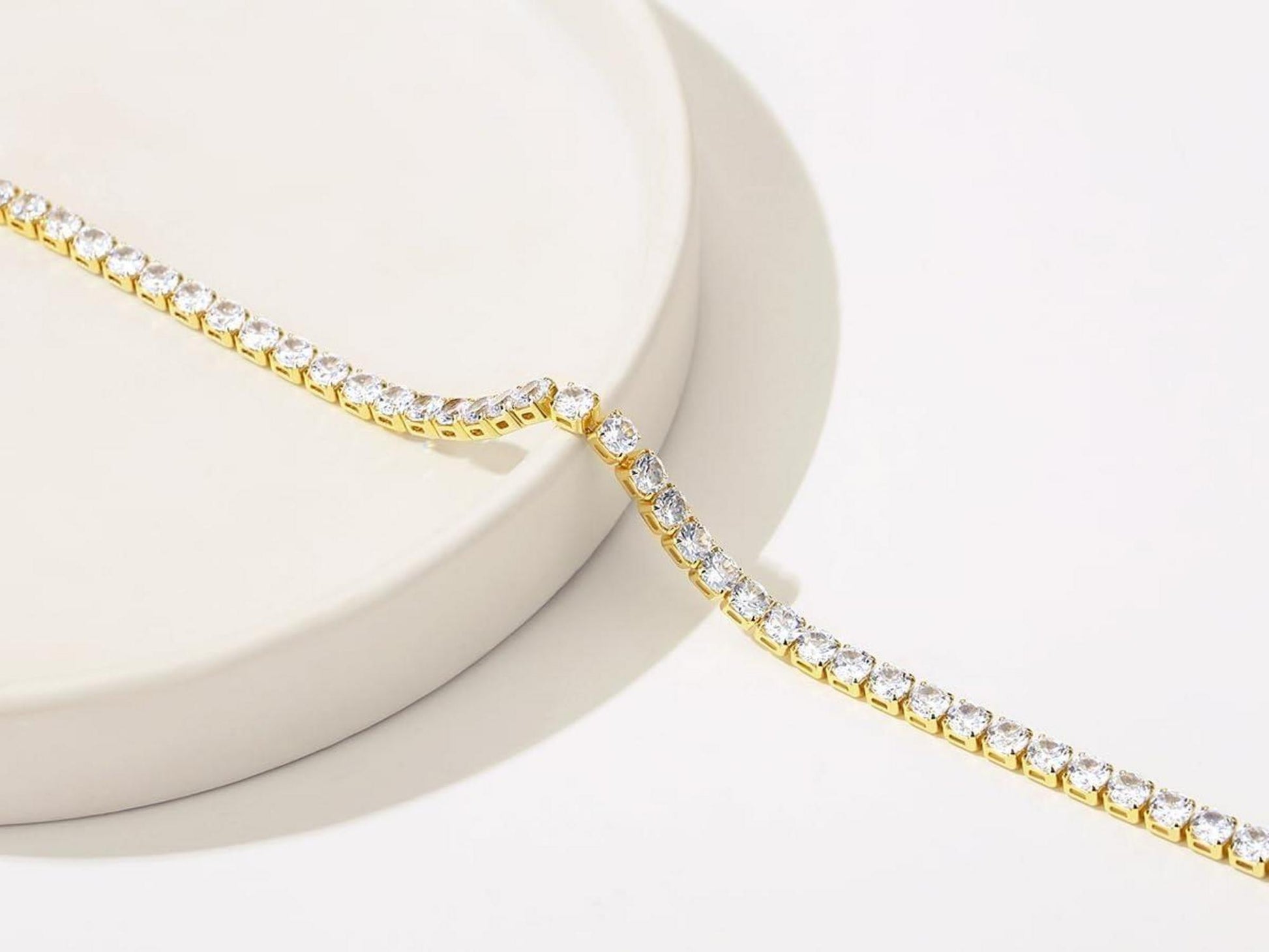 XIANNVXI Tennis Fußkettchen für Damen - 18K Weißgold Vergoldet - 5A Zirkonia - Wasserdicht - Eleganter Schmuck