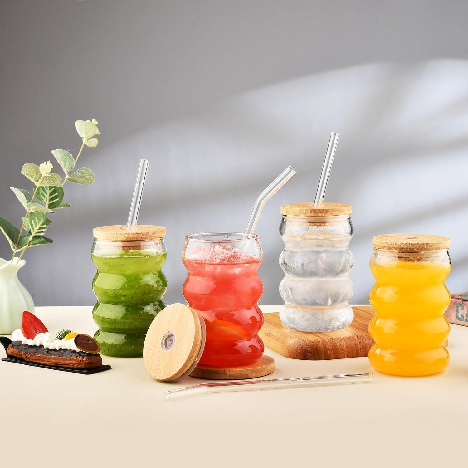 Gerippte Trinkgläser mit Deckel und Strohhalm 4er Set 530ml - Bubble