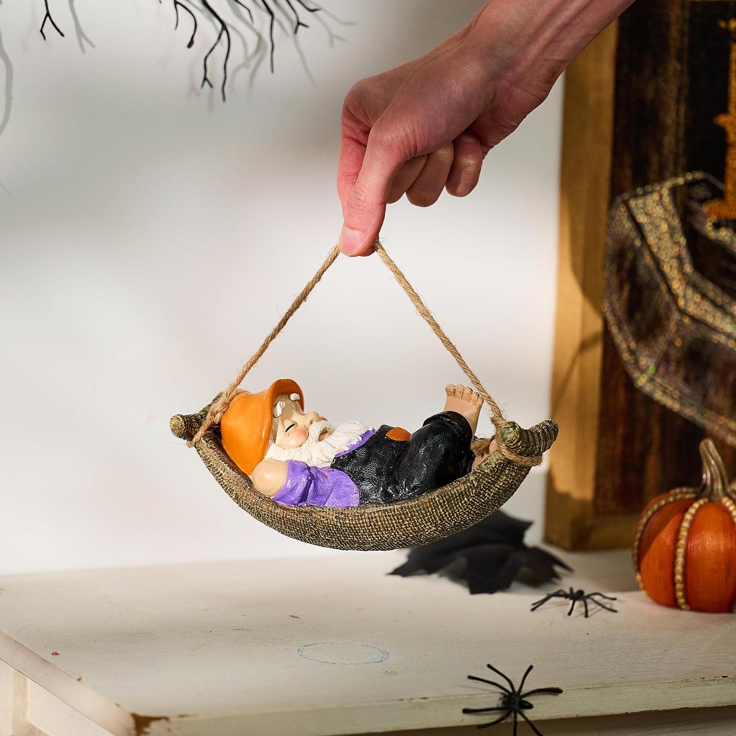 Gartenzwerg Liegend in Hängematte Kunstharz 18cm Halloween Herbst Deko