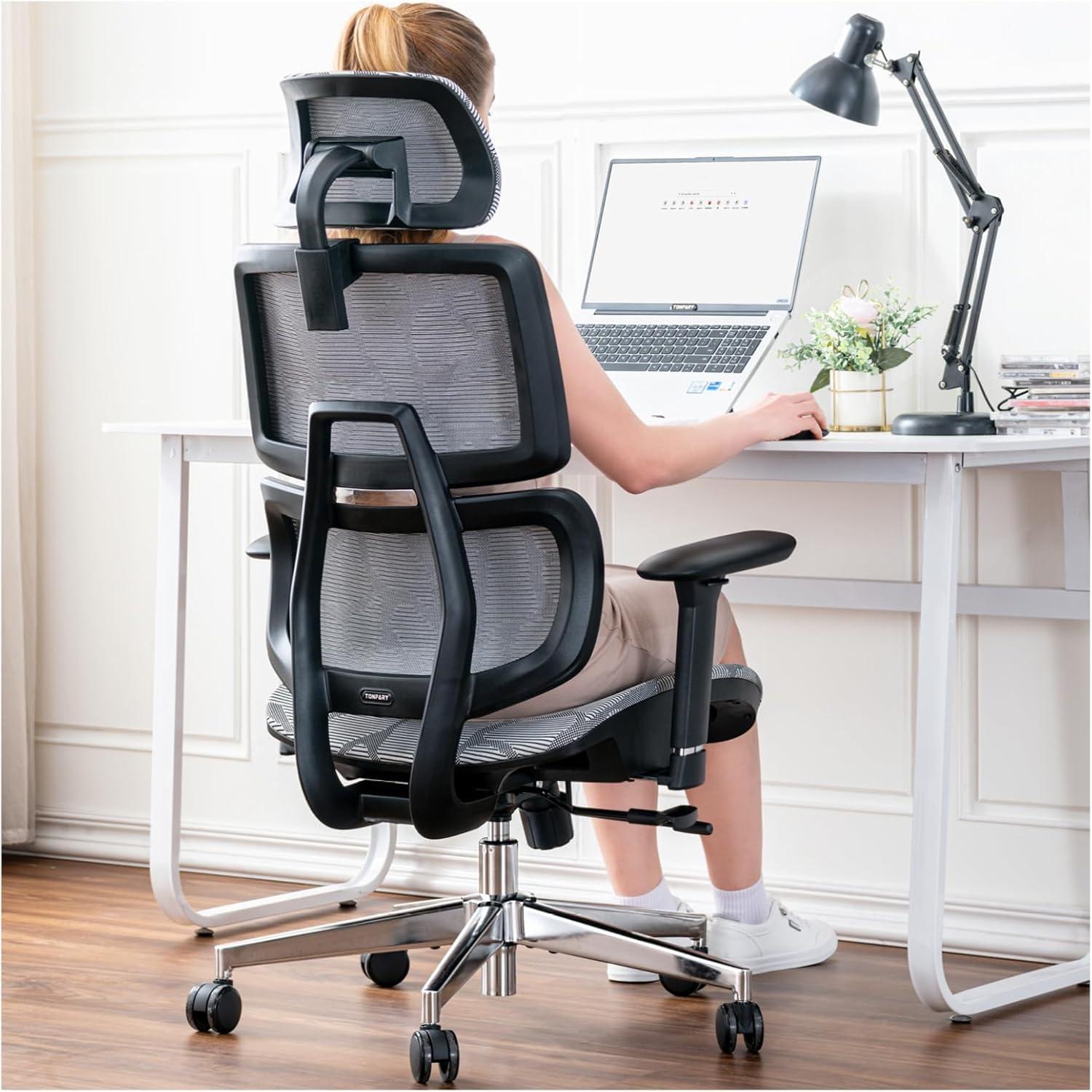 Ergonomischer Bürostuhl mit Lendenwirbelstütze und 3D Armlehne