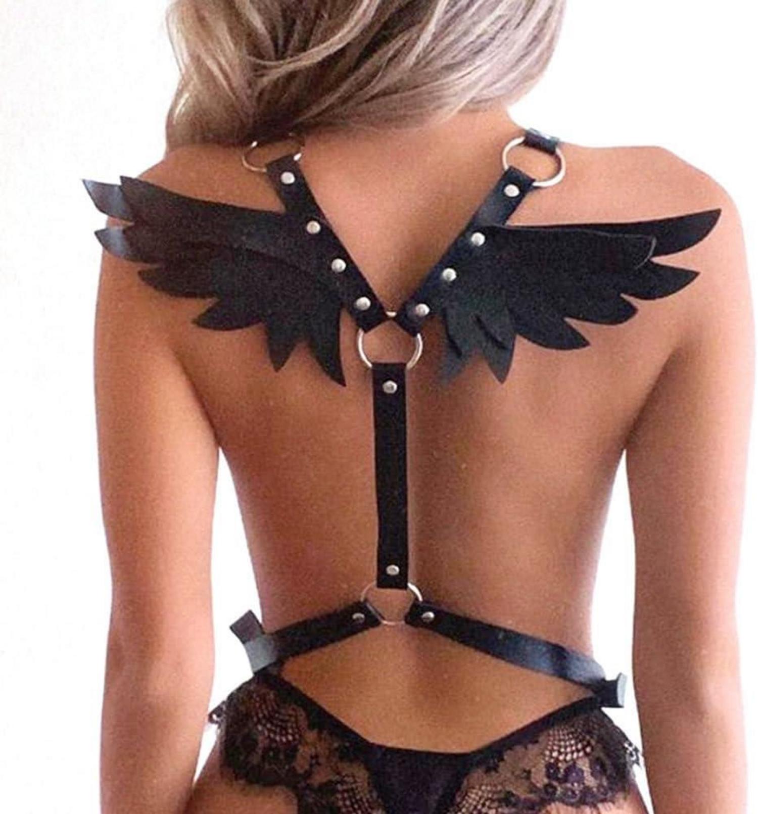 Leder Harness Damen Flügel Schwarz Gothic BDSM Bondage Clubwear