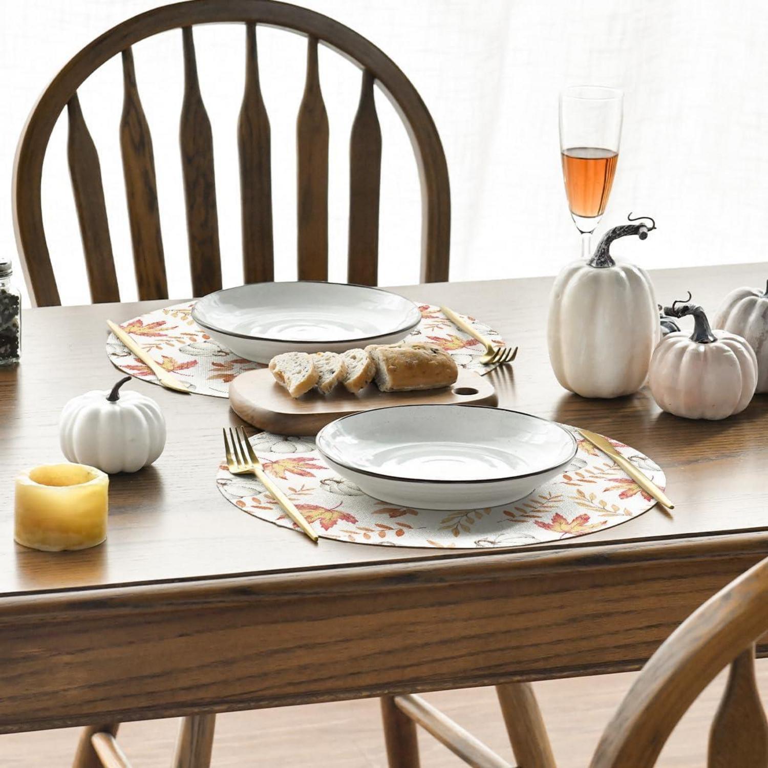 Artoid Mode Orange Kürbisse Blätter Herbst Platzsets 4er Set 37cm