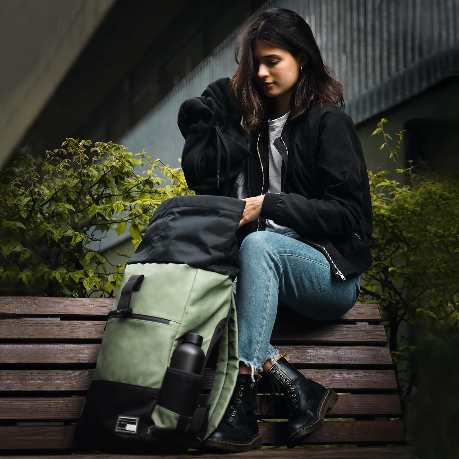 Rolltop Laptop Rucksack mit USB Ladeanschluss 17 Zoll