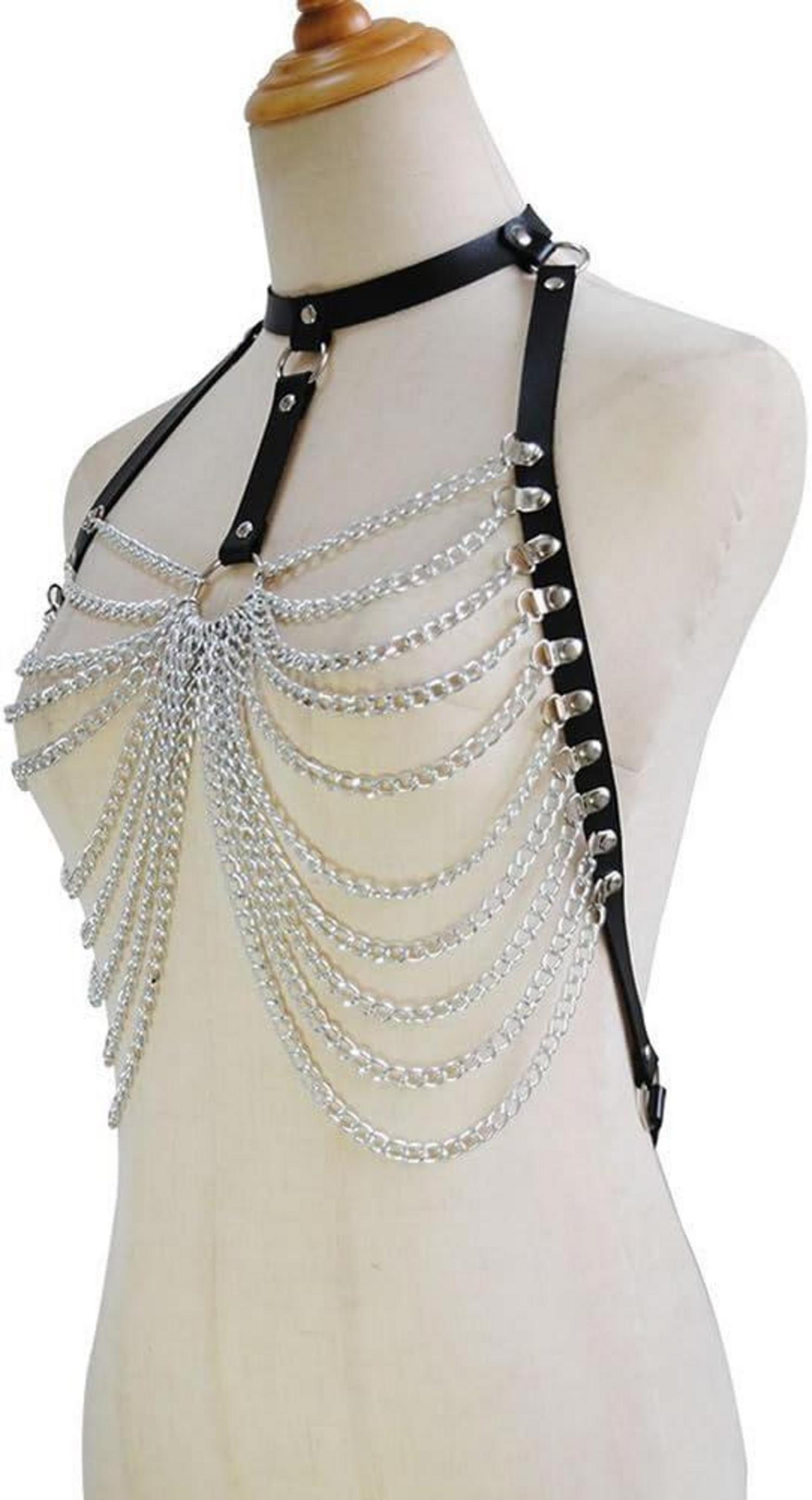 Damen Harness BH Bondage Gothic Leder Körpergeschirr Metallkette