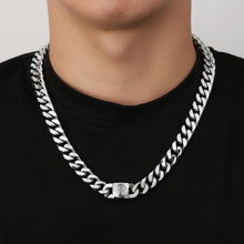 Herren Panzerkette mit Löwe Kopf Verschluss, 18K Gold