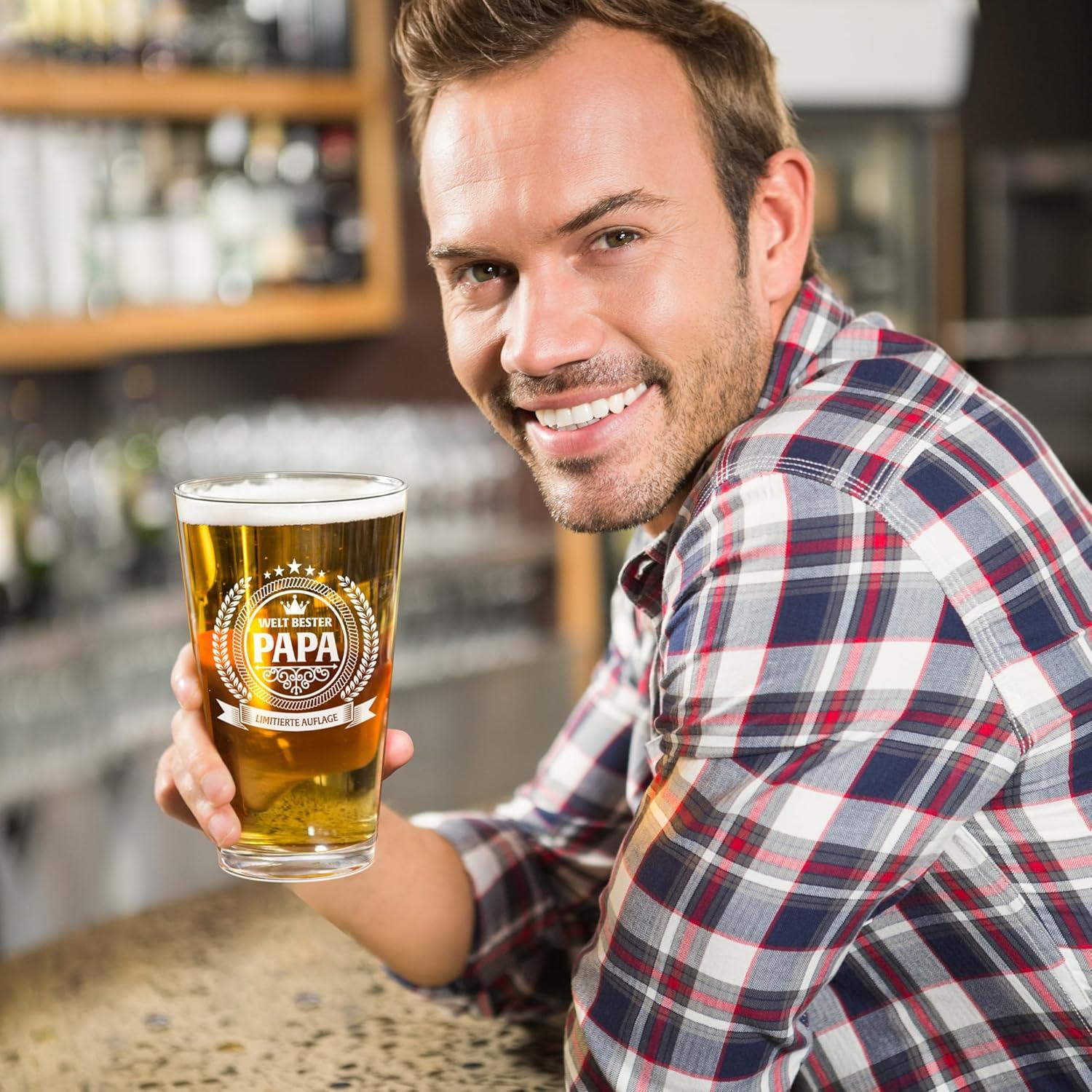 Papa-Bierglas in Fassbox – Ideales Geschenk für Papa