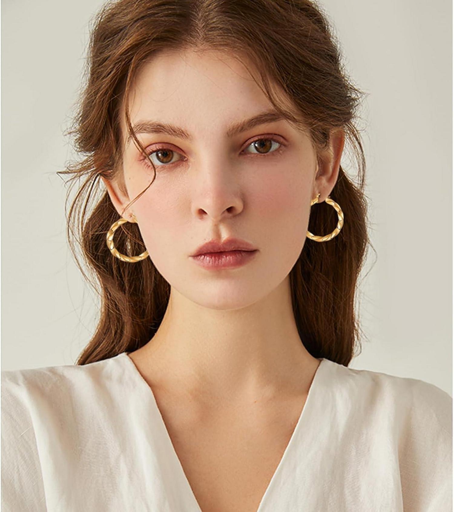 Moderne Klobige 18K Gold Creolen Damen Ohrringe Zirkonia