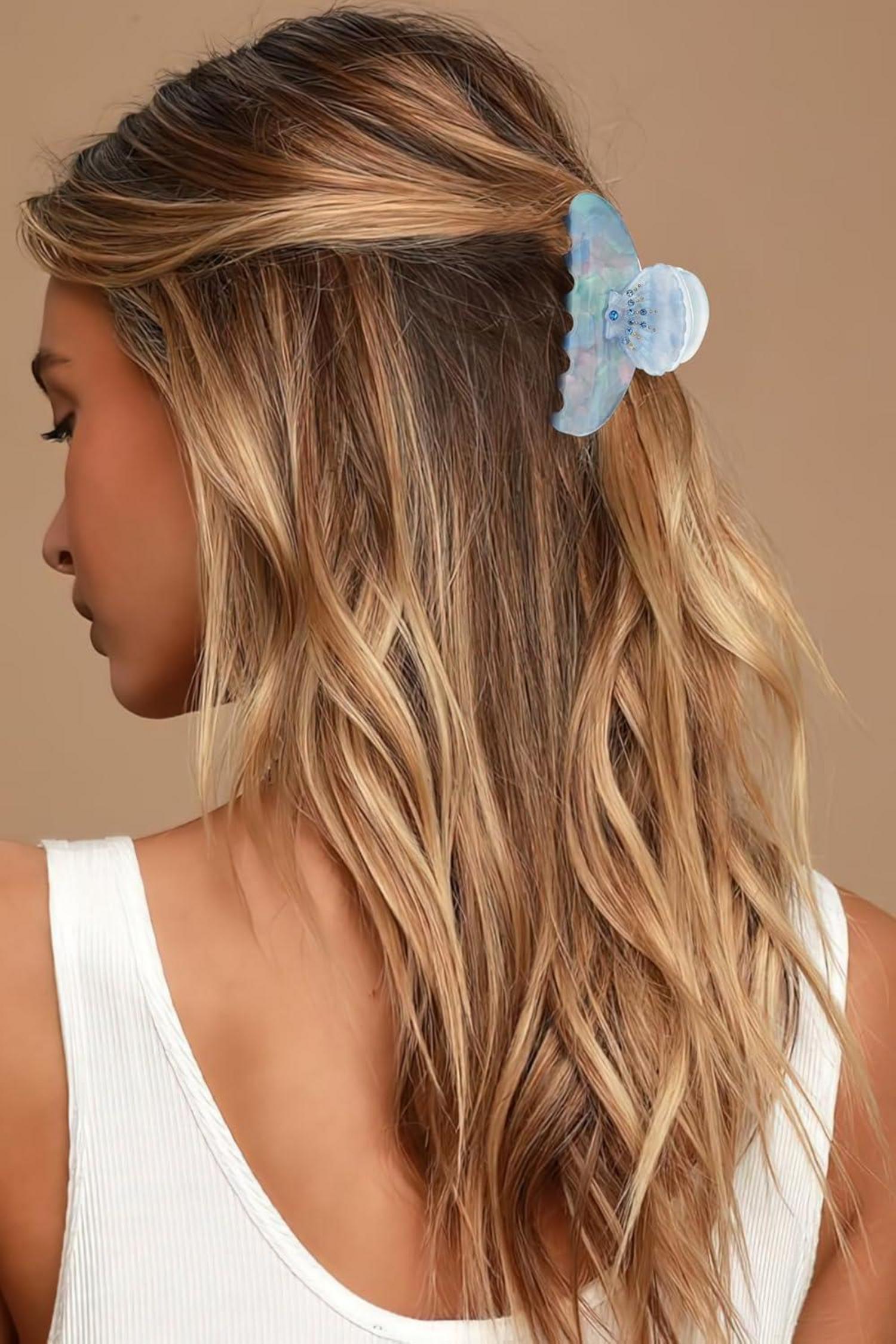 Elegante Muschel-Haarklammer in Blau mit Strasssteinen