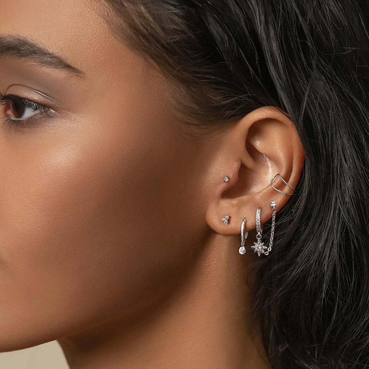 Silberne Creolen mit Kette & Zirkonia – Ohrstecker für Damen