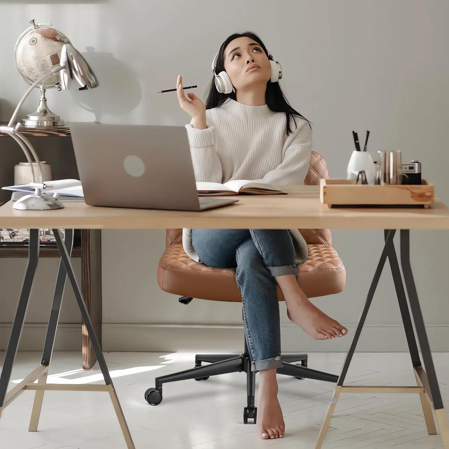 Ergonomischer Bürostuhl ohne Armlehnen mit Rädern & Metallbasis