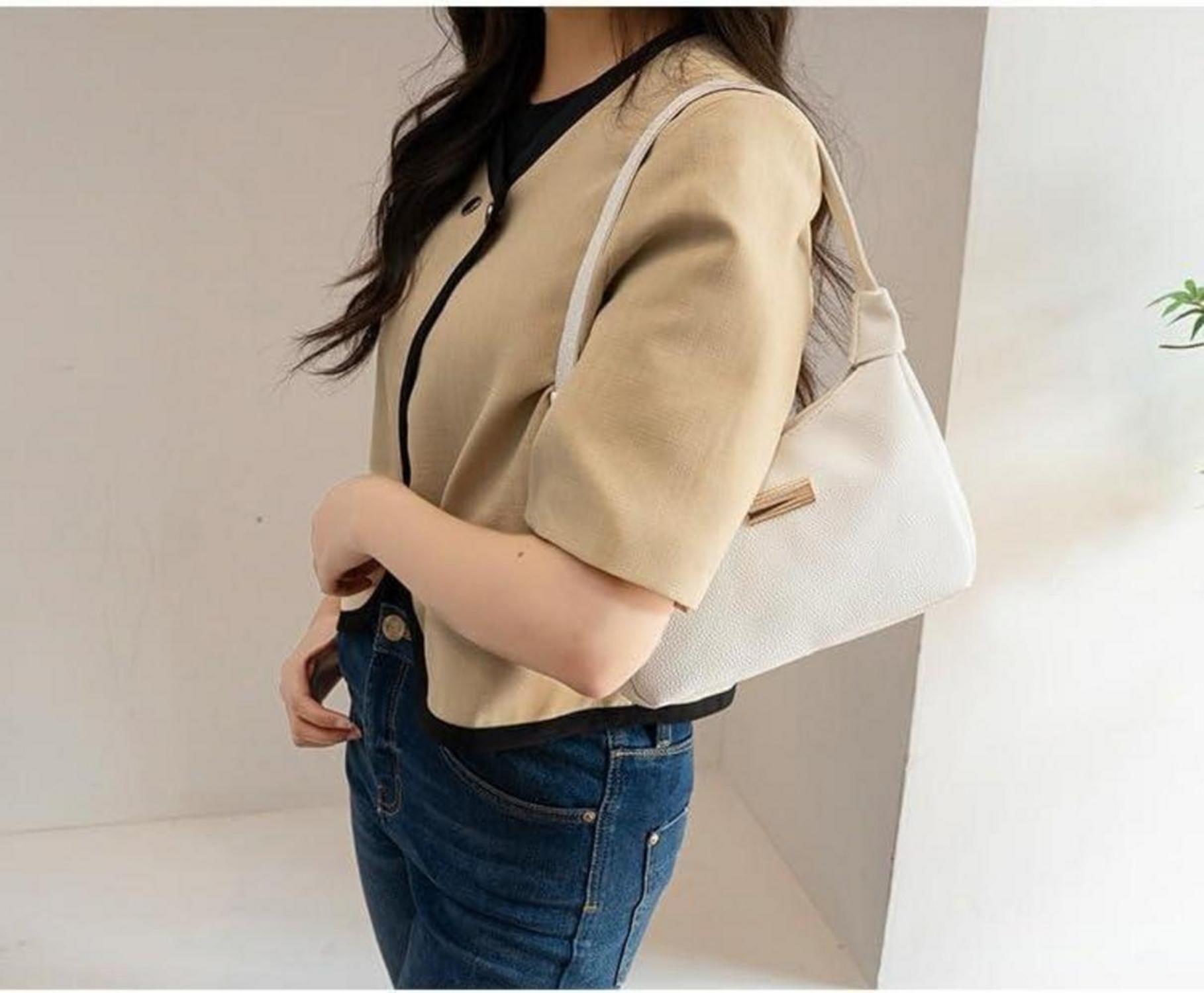 Aucuu Umhängetasche Damen Handtasche mit Pom-Pom-Schlüsselanhänger - Y2k Fashion Retro Nylon Unterarmtasche