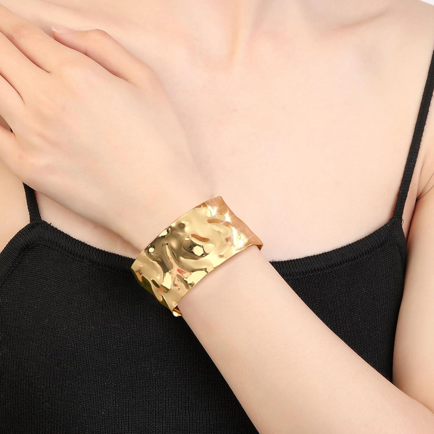 LOCCY Gold Armreifen Set Damen Ohrring Verstellbar Manschette Teen